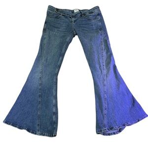 BDG women’s ultra flare low rise blue denim jeans size 28/32